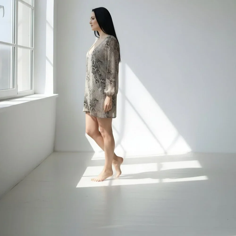 Show Me Your Mumu ✦ Snake Print V‑Neck Long Sleeve Tunic Dress ✦ Keyhole Back XS - Picture 8 of 10